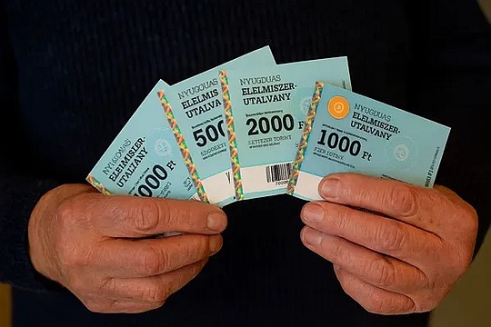 Nyugd&iacute;jas &eacute;lelmiszer utalv&aacute;ny