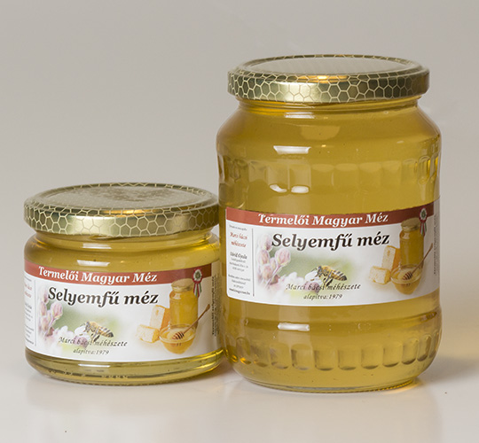 Selyemfű m&eacute;z